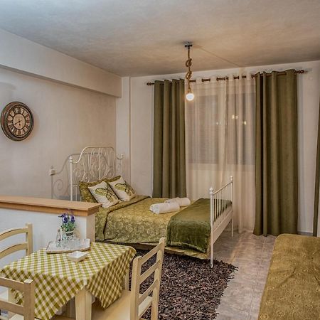 Cozy Studio In Ioannina Bagian luar foto